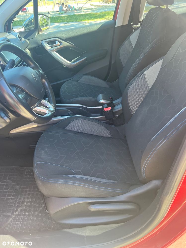 Peugeot 2008 1.2 Pure Tech Style S&S EAT6 - 11