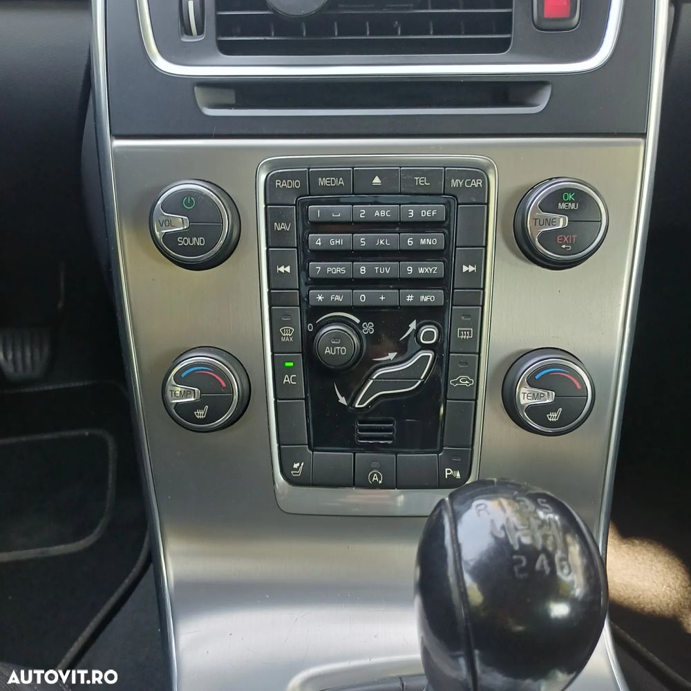 Volvo V60 DRIVe Start-Stop Momentum - 12