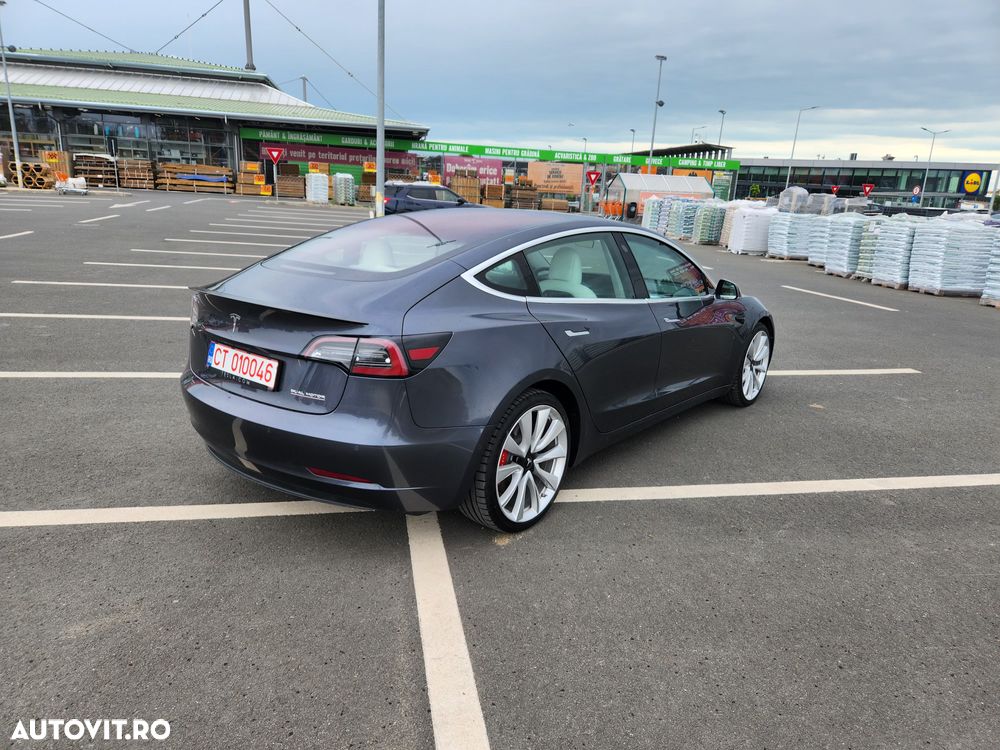 Tesla Model 3 Langstreckenbatterie Allradantrieb Dual Motor Performance - 4