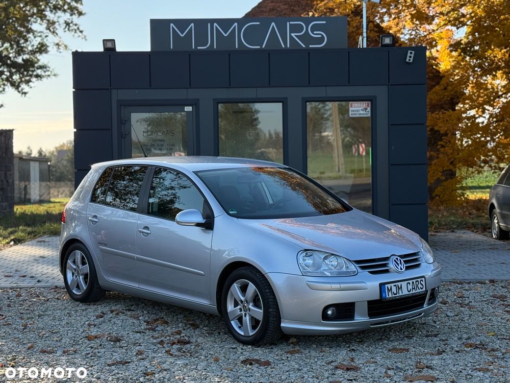 Volkswagen Golf - 1