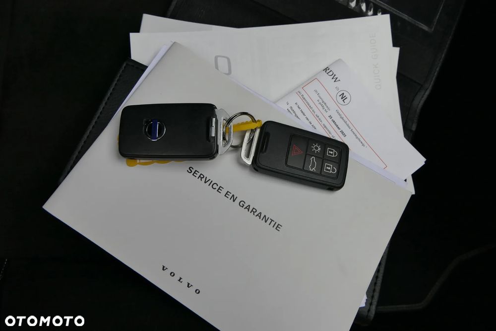 Volvo V40 D2 Drive-E R-Design Momentum - 16