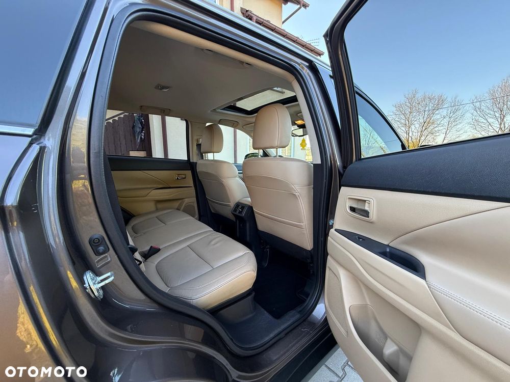 Mitsubishi Outlander 2.0 Intense Comfort 4WD CVT - 19
