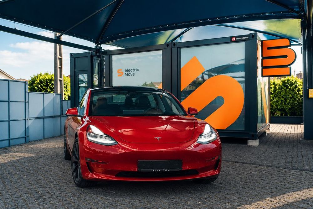 Tesla Model 3 Long Range AWD Dual Motor Performance