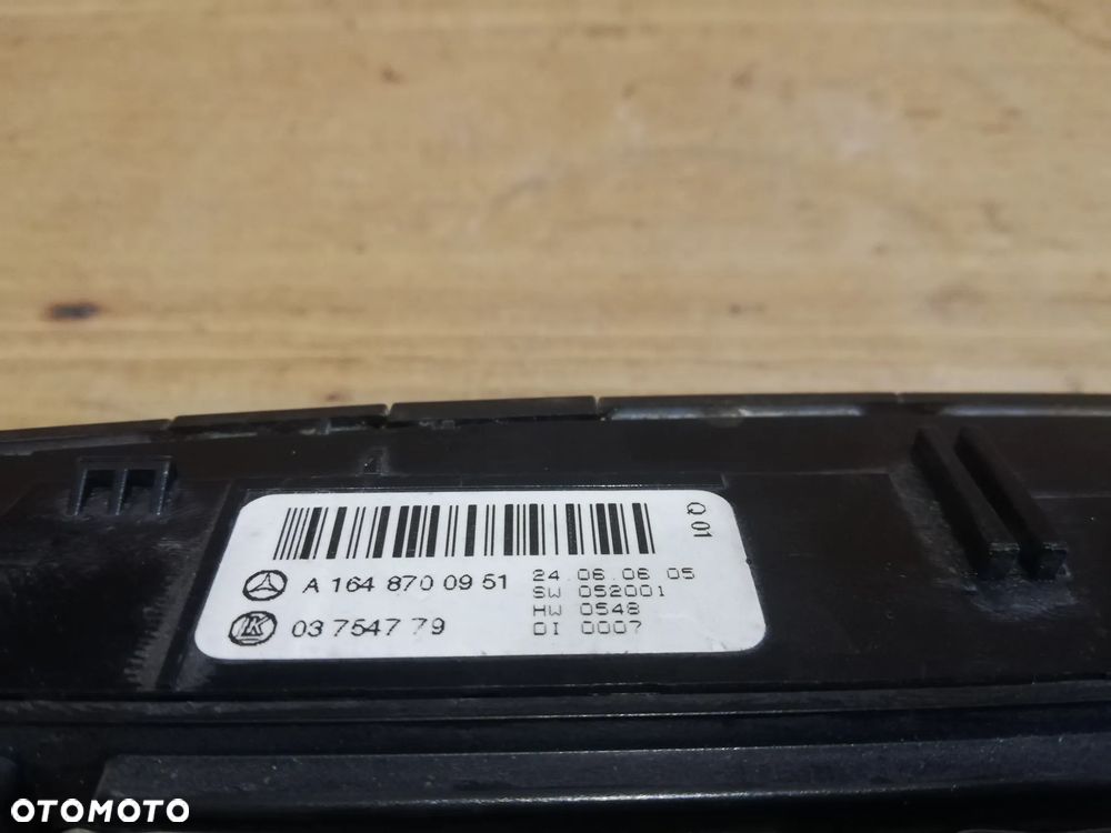 MERCEDES GL X164 // PANEL PRZEŁĄCZNIKÓW A1648700951 - 3