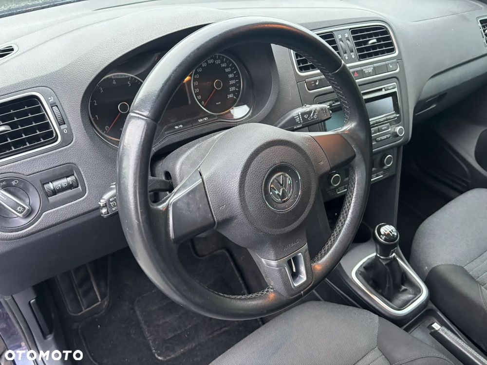 Volkswagen Polo 1.2 TSI MATCH - 11