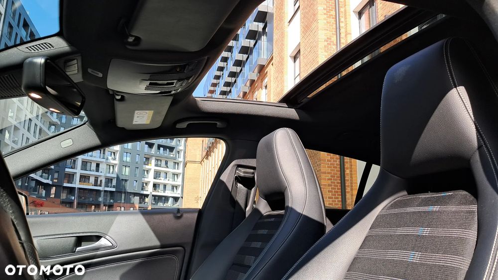 Mercedes-Benz CLA 180 UrbanStyle Edition - 14