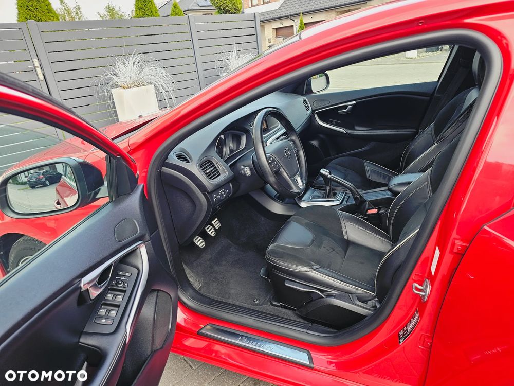 Volvo V40 D2 Drive-E R-Design Momentum - 15