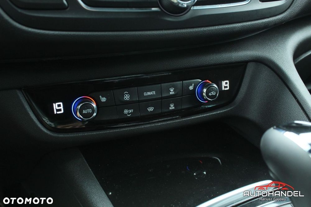 Opel Insignia - 19