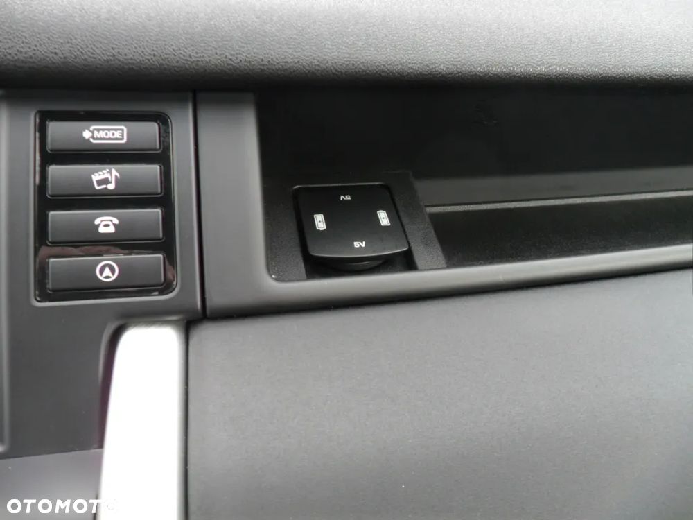 Land Rover Discovery Sport 2.0 TD4 HSE Luxury - 29