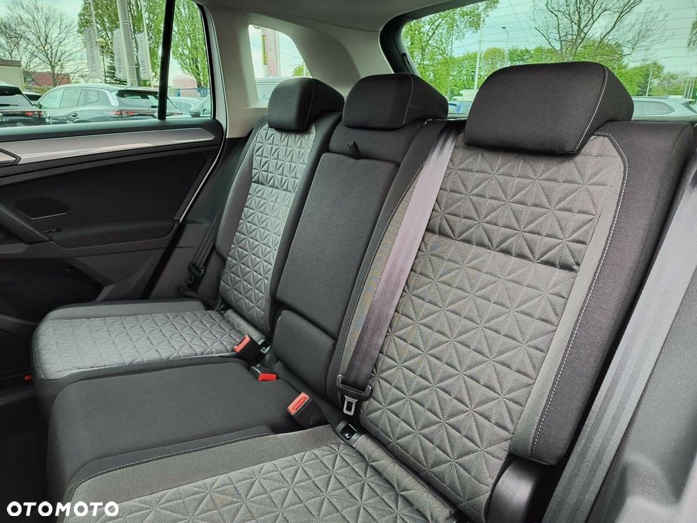 Volkswagen Tiguan - 25
