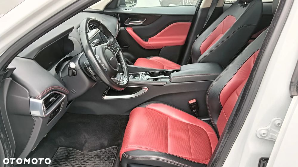 Jaguar F-Pace - 14
