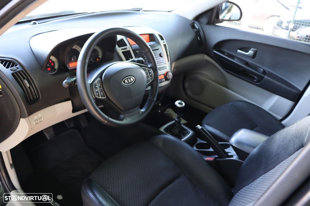 Kia Ceed SW 1.6 CRDi LX - 11