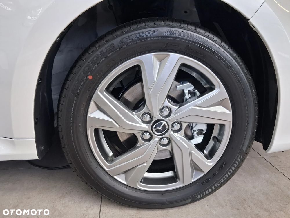 Mazda 2 Hybrid - 11