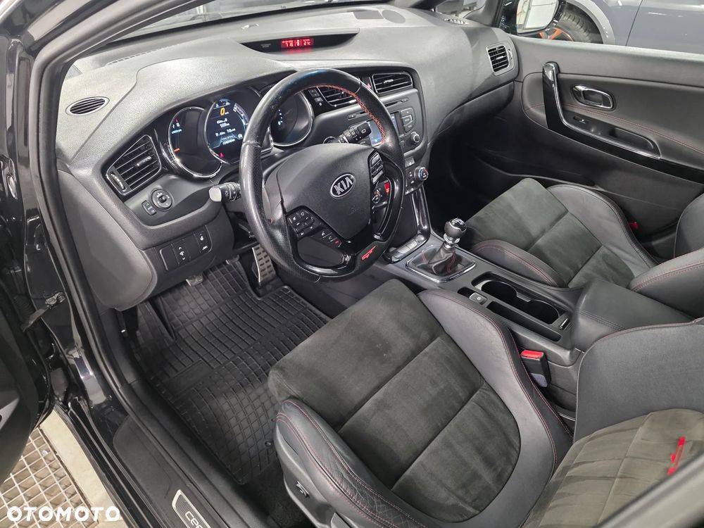 Kia Ceed 1.6 T-GDI GT - 29