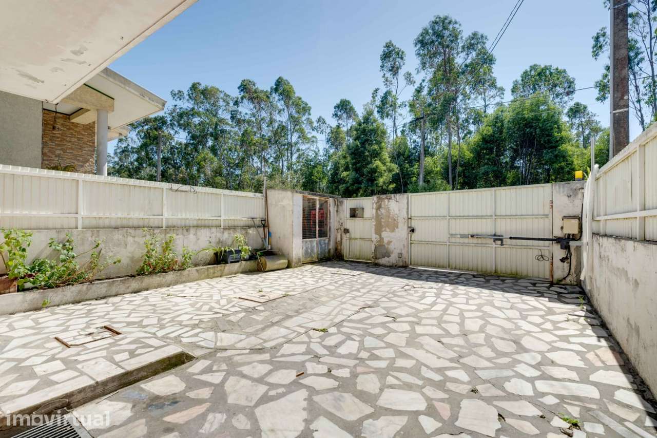 Moradia T3 com terreno e anexos em Ovar - Grande imagem: 4/12