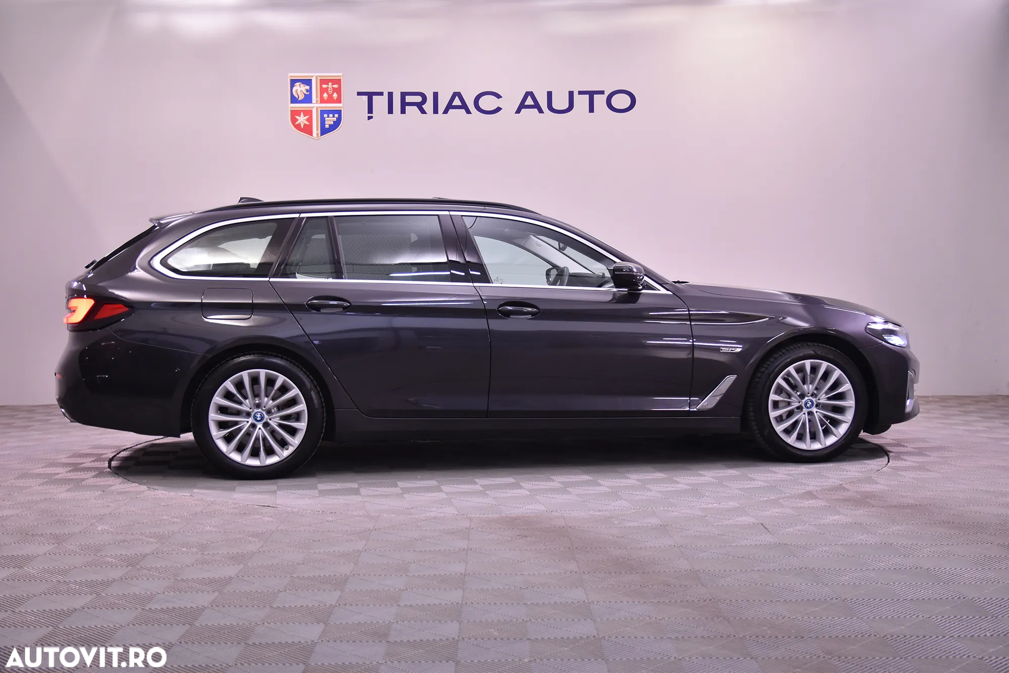 BMW Seria 5 530e xDrive AT PHEV - 6