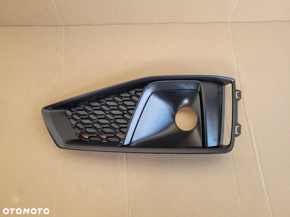 AUDI A4 S4 B9 S LINE 8W0807682B KRATKA PRAWA PRZÓD - 8