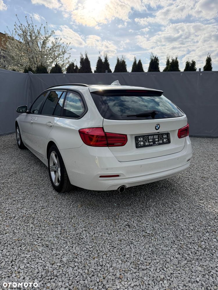 BMW Seria 3 318d Luxury Line - 14