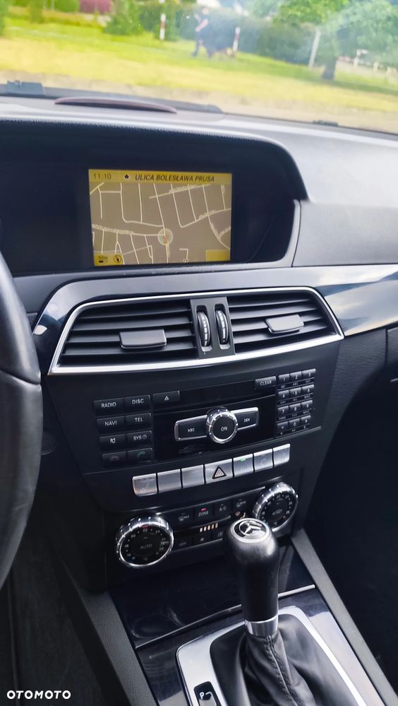 Mercedes-Benz Klasa C 220 CDI DPF Automatik Avantgarde - 32