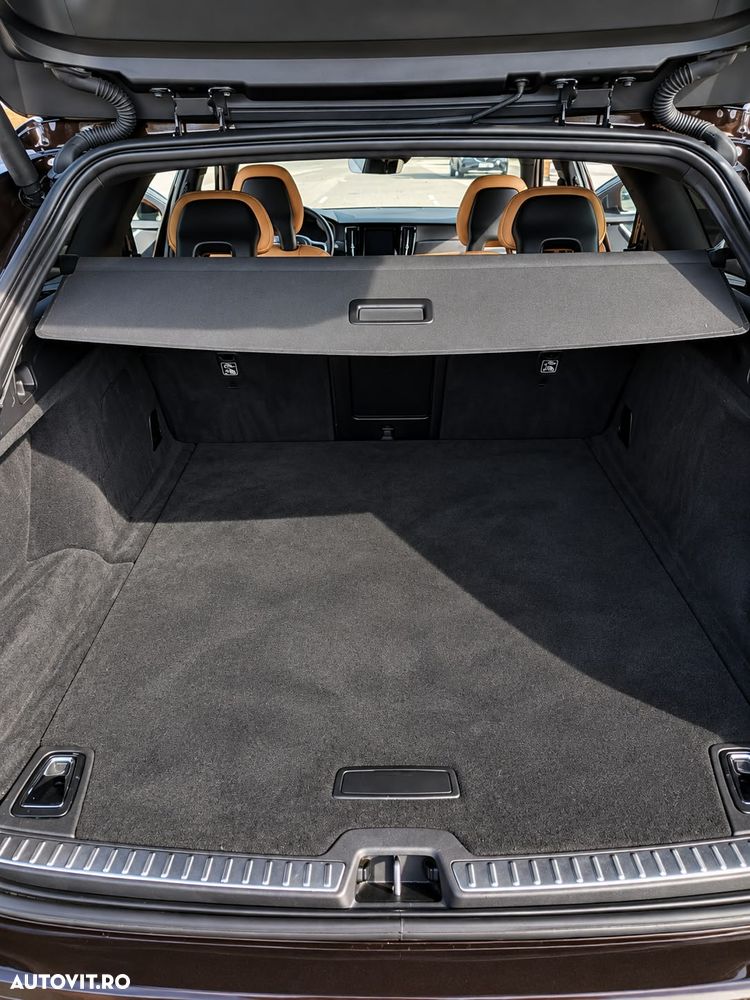 Volvo V90 D4 AWD PRO - 11