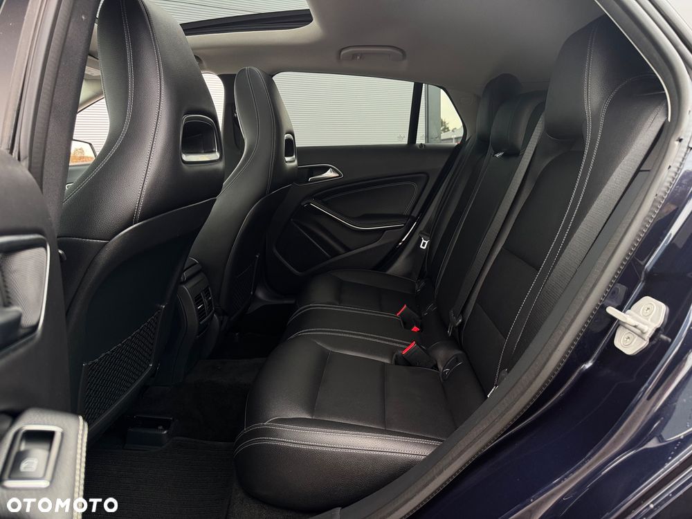 Mercedes-Benz CLA 180 d AMG Line - 21