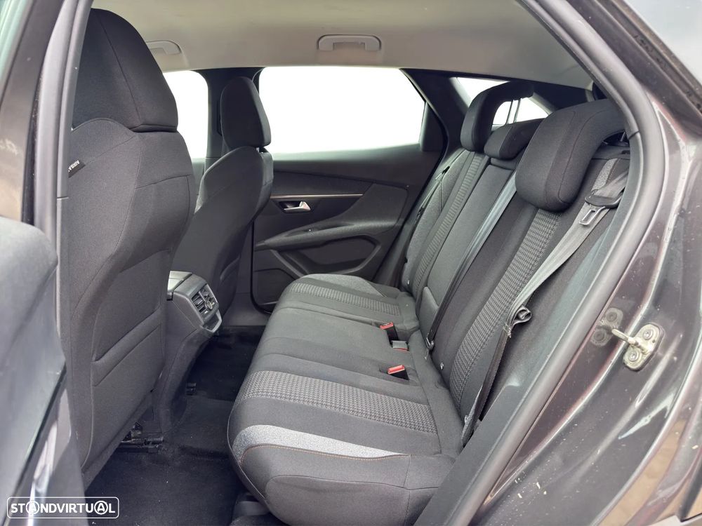 Peugeot 3008 PureTech 130 Stop & Start GPF EAT8 Active Business-Pack - 13