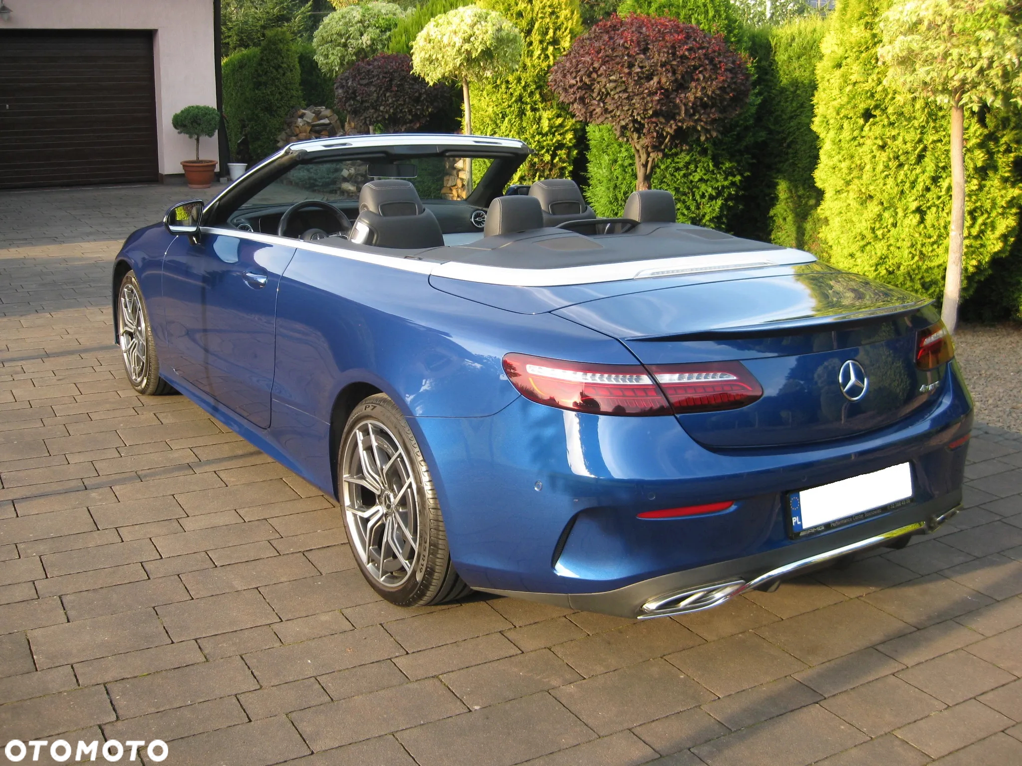 Mercedes-Benz Klasa E 200 Kabriolet 4-Matic 9G-TRONIC - 2