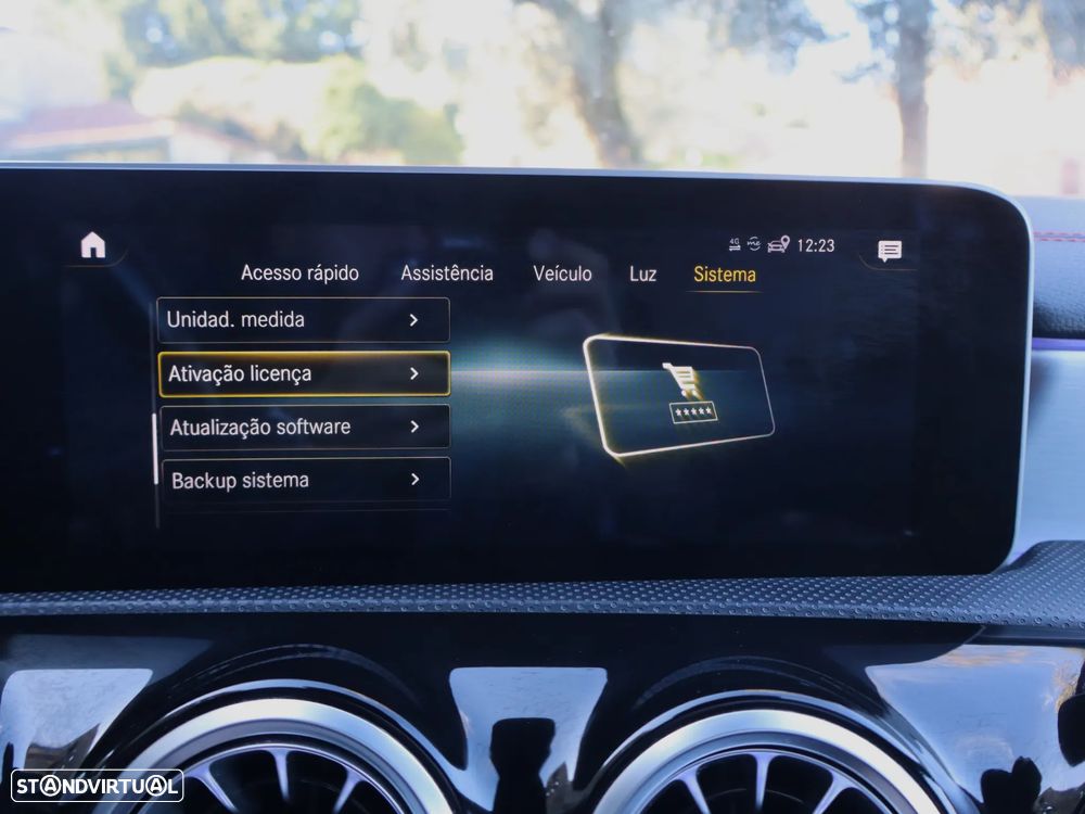 Mercedes-Benz CLA 180 d Shooting Brake AMG Line Aut. - 33