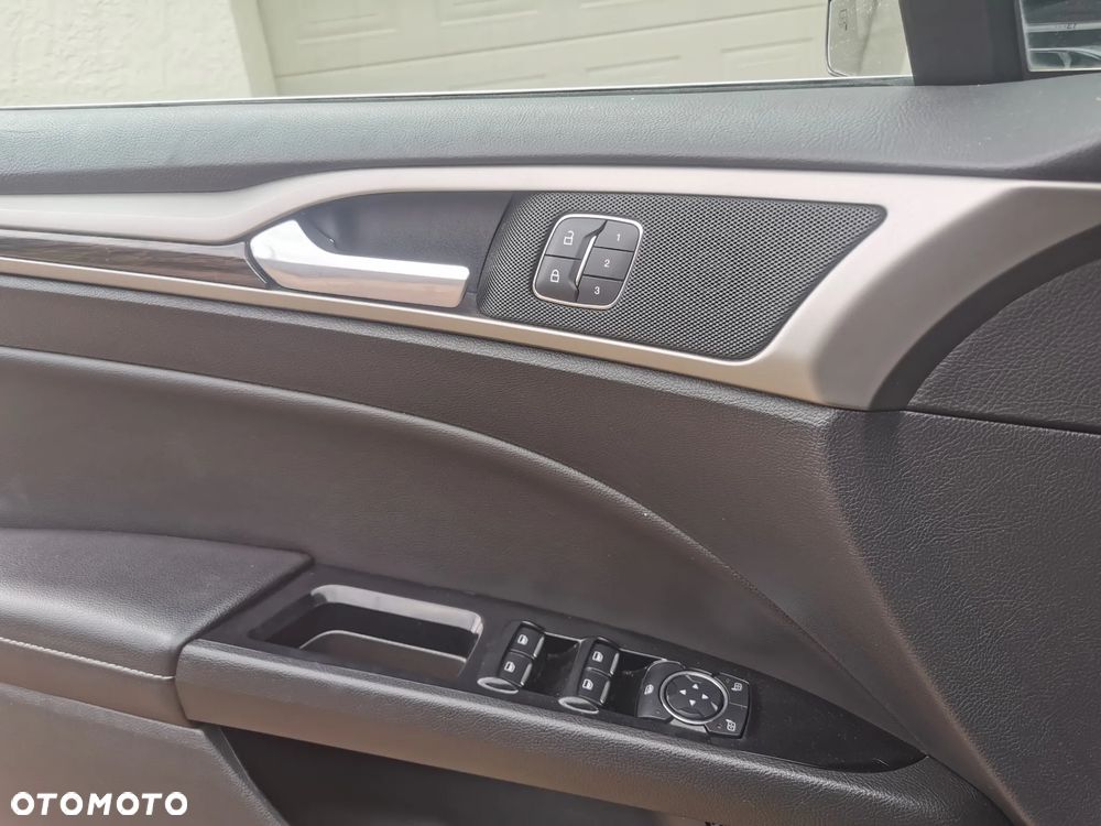 Ford Fusion - 8