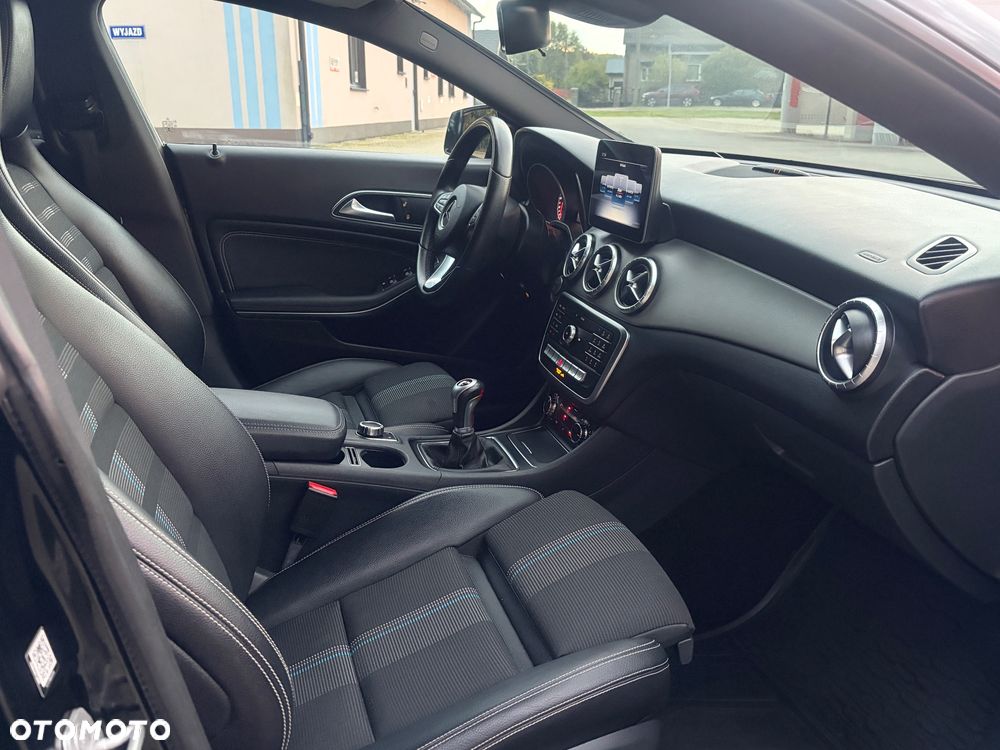 Mercedes-Benz CLA 200 d Urban - 17