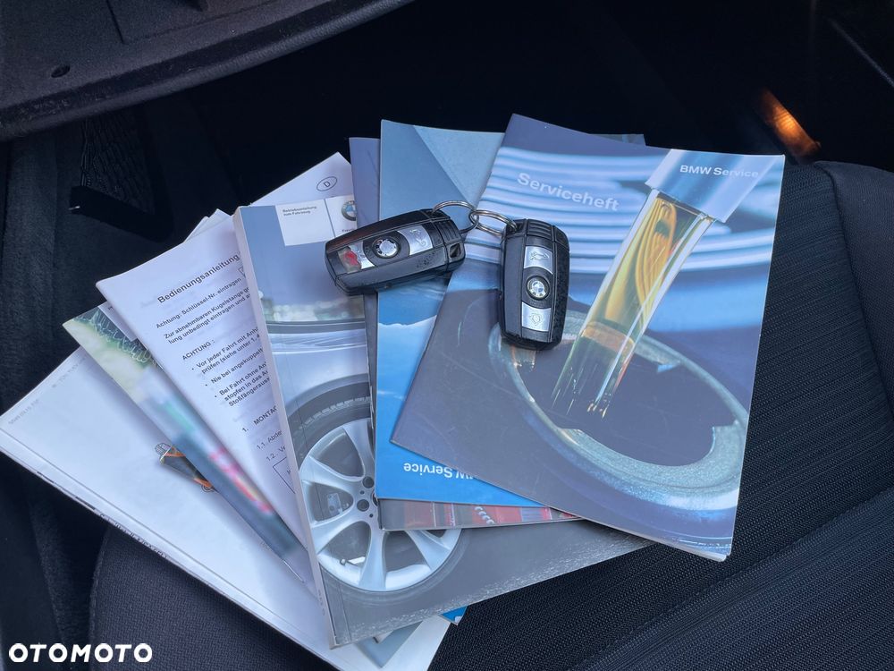 BMW Seria 5 525i Touring - 39