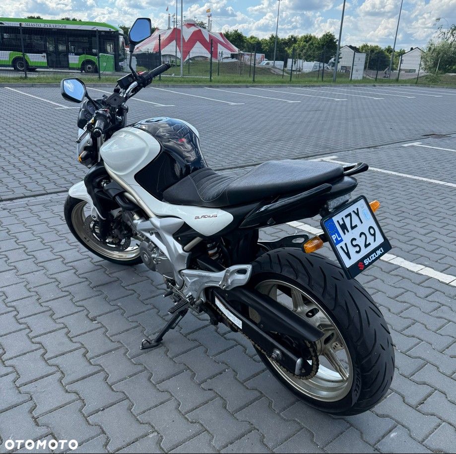 Suzuki Gladius - 3