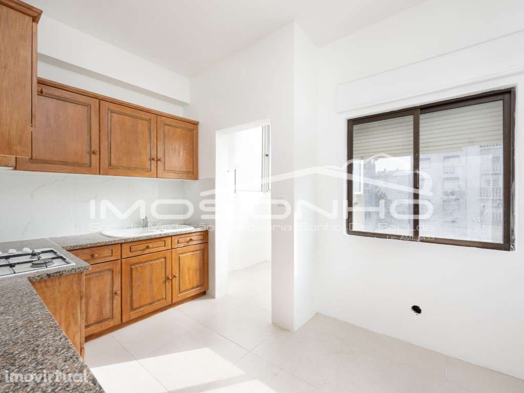 Apartamento T2 remodelado, no centro da Marinha Grande, ideal para ... - Grande imagem: 4/16