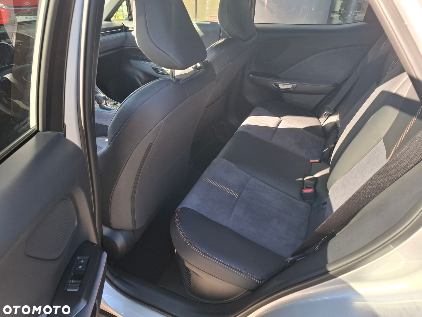 Lexus LBX 1.5 Hybrid Cool - 15