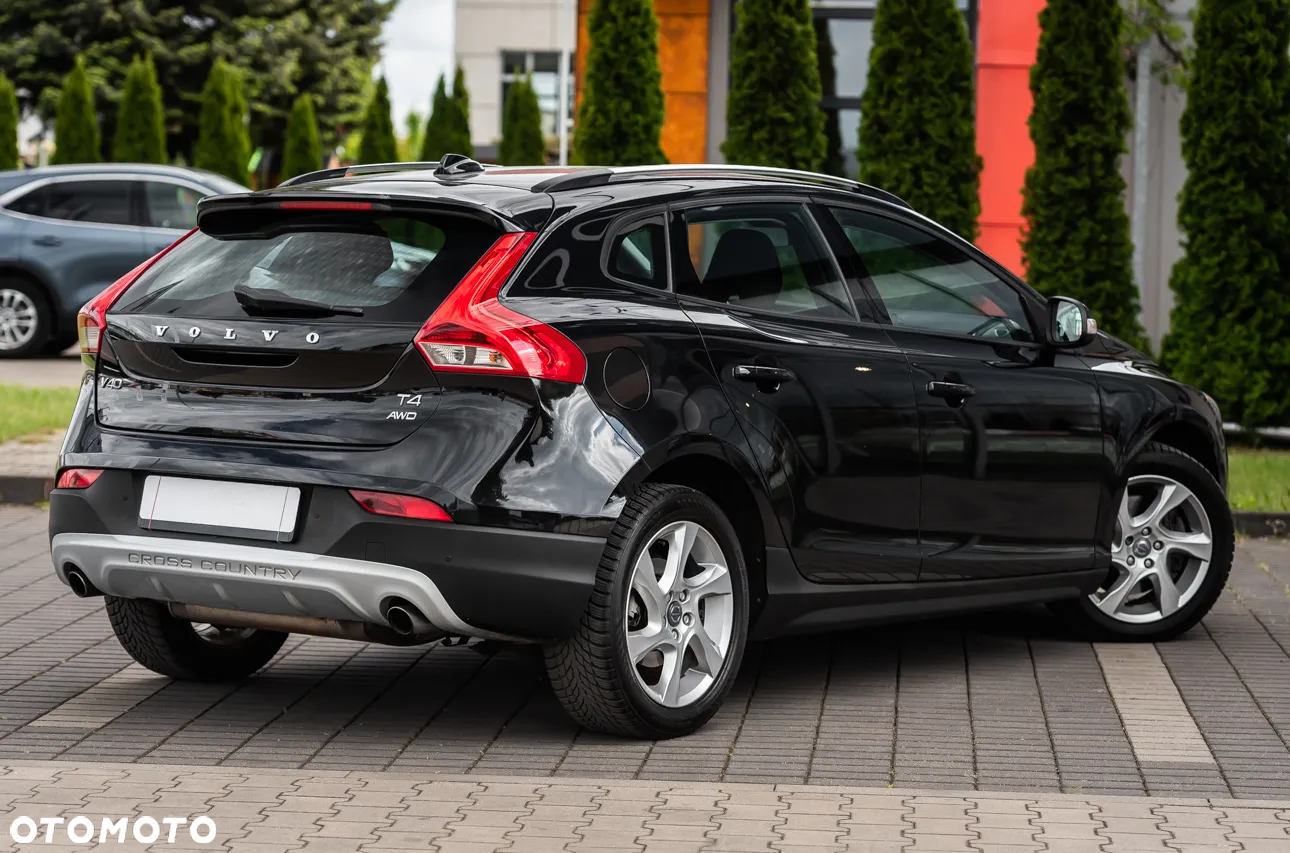 Volvo V40 Cross Country - 13