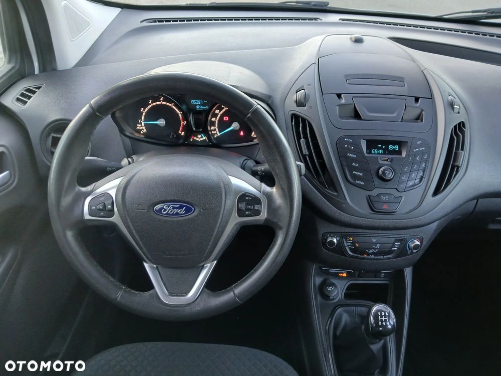 Ford Tourneo Courier 1.0 EcoBoost Titanium - 27