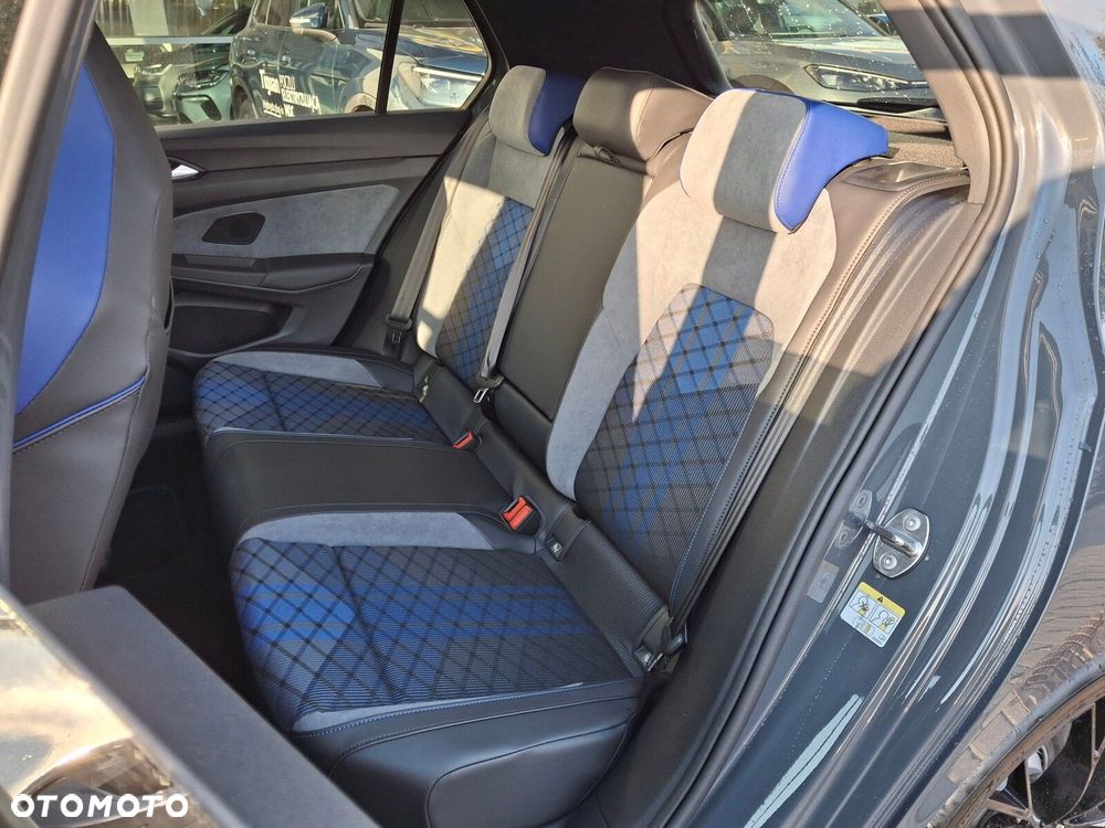 Volkswagen Golf - 16