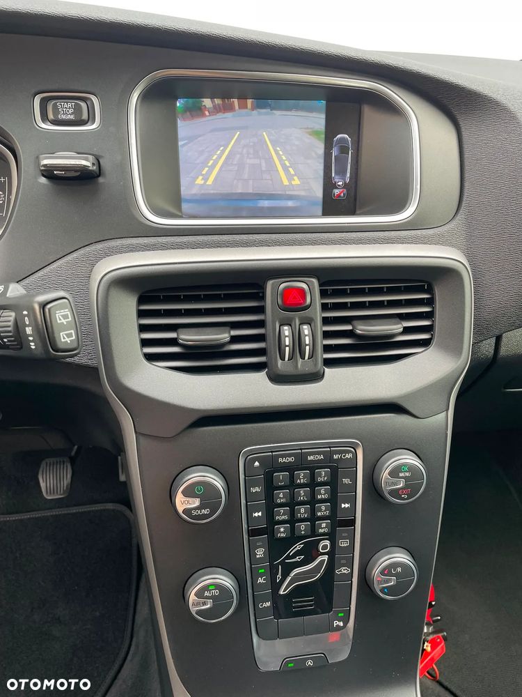 Volvo V40 D2 Summum - 26