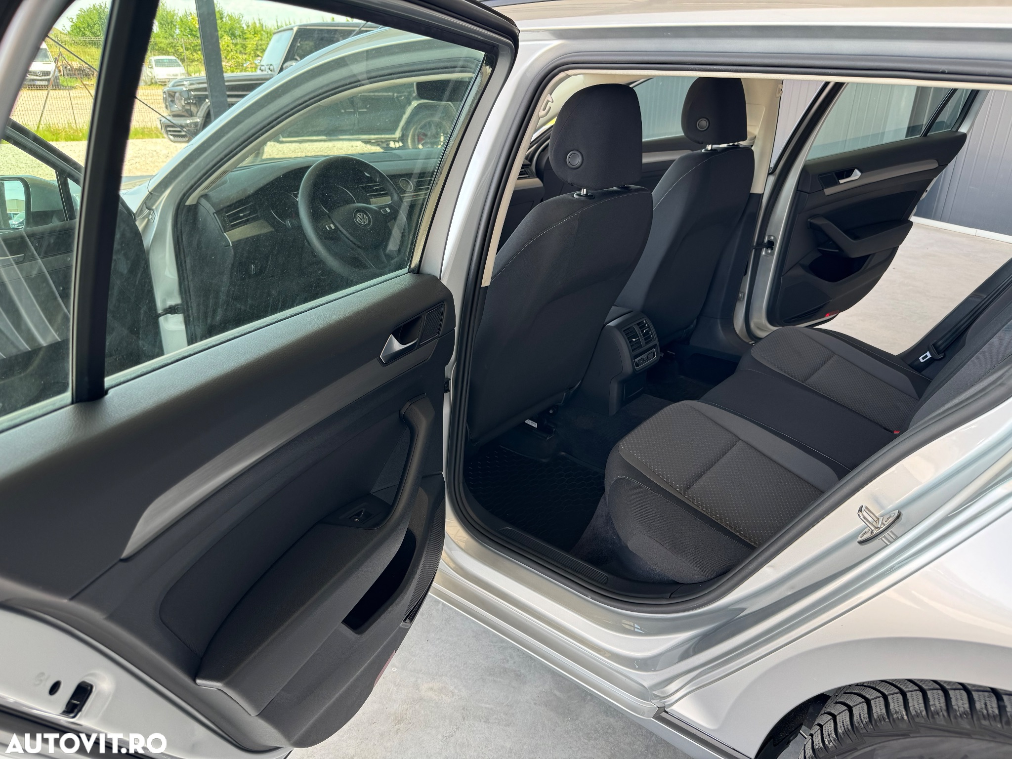 Volkswagen Passat - 15