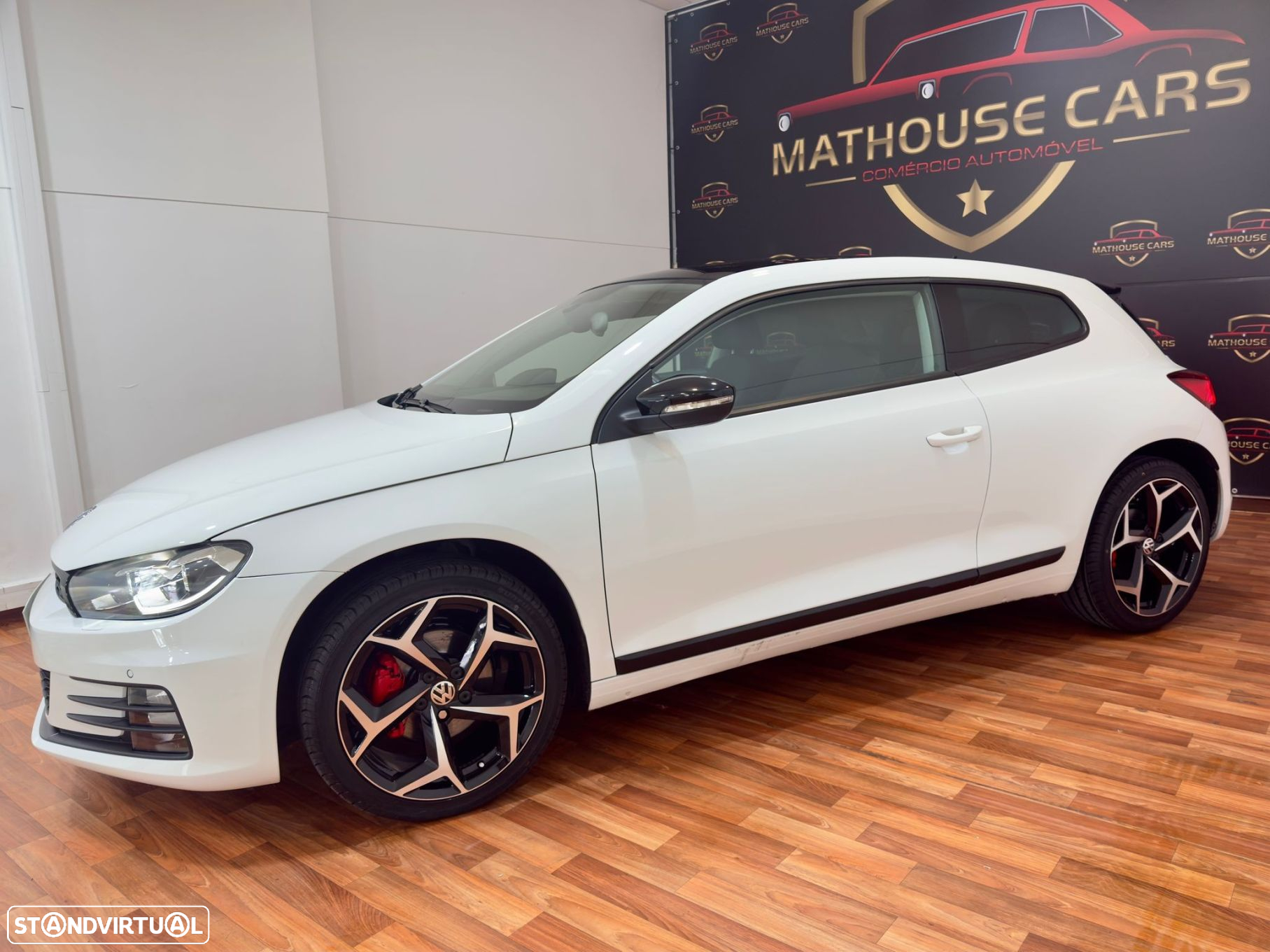 VW Scirocco 2.0 TDI Sport DSG - 2