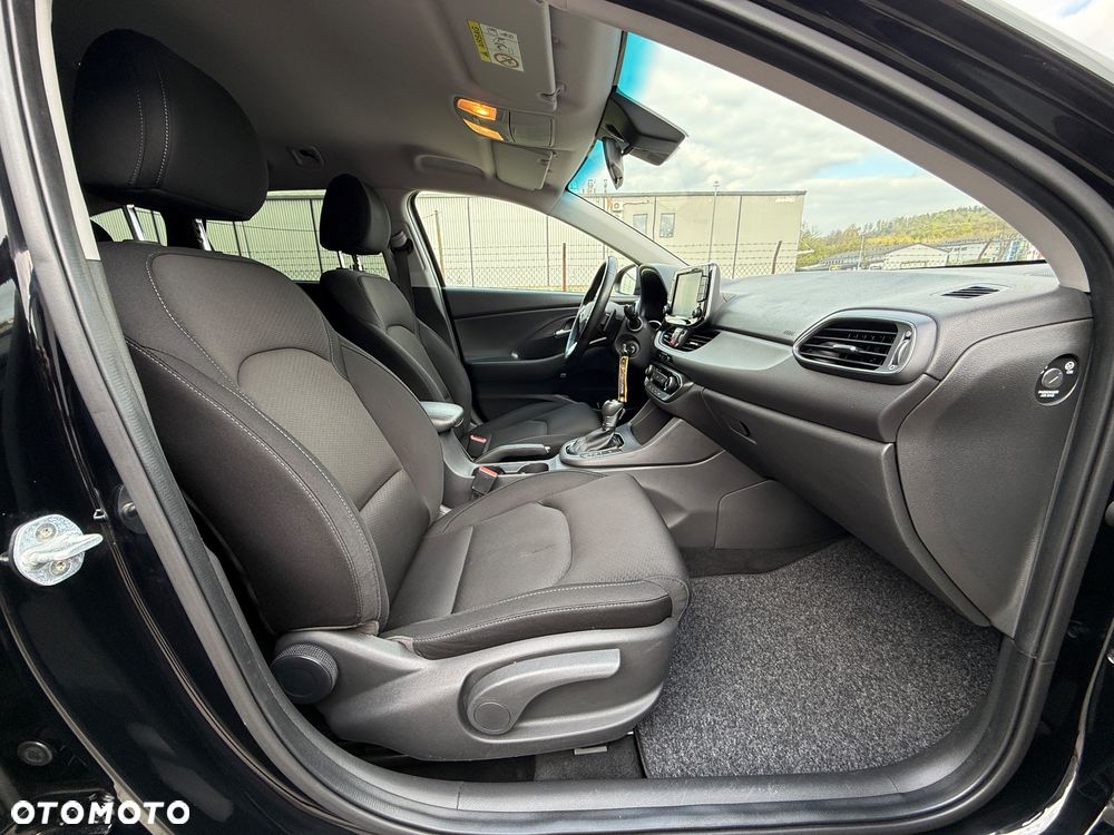 Hyundai i30 1.6 D Comfort DCT - 22