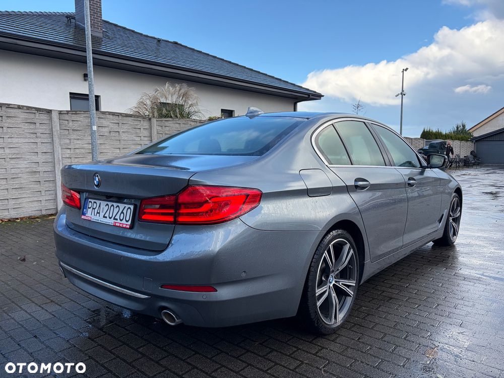 BMW Seria 5 530i GPF Luxury Line sport - 5