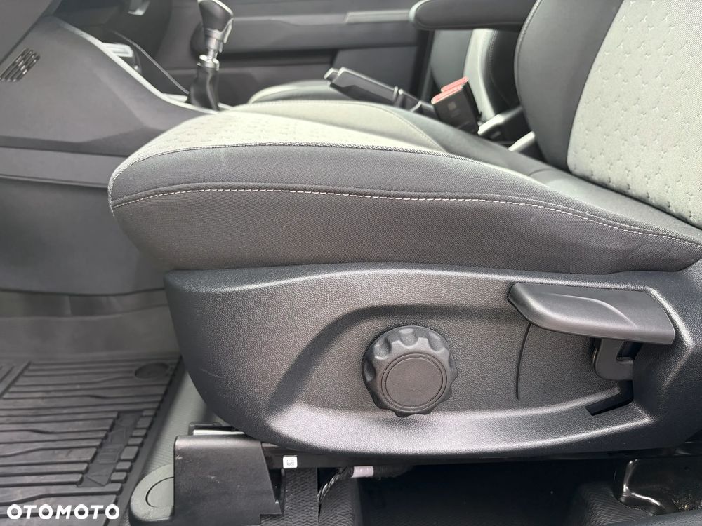 Ford Transit Courier - 10