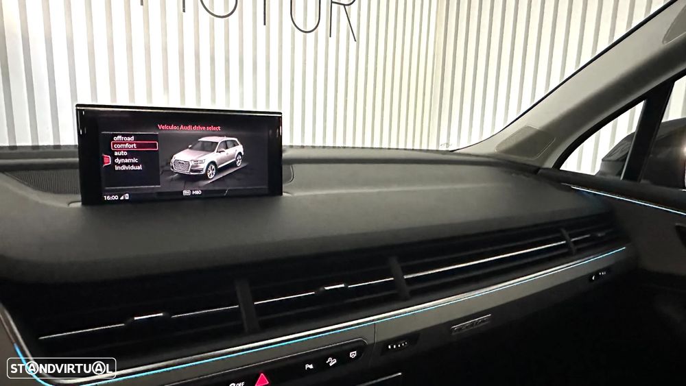 Audi Q7 3.0 TDI quattro S-line Tiptronic 7L - 18