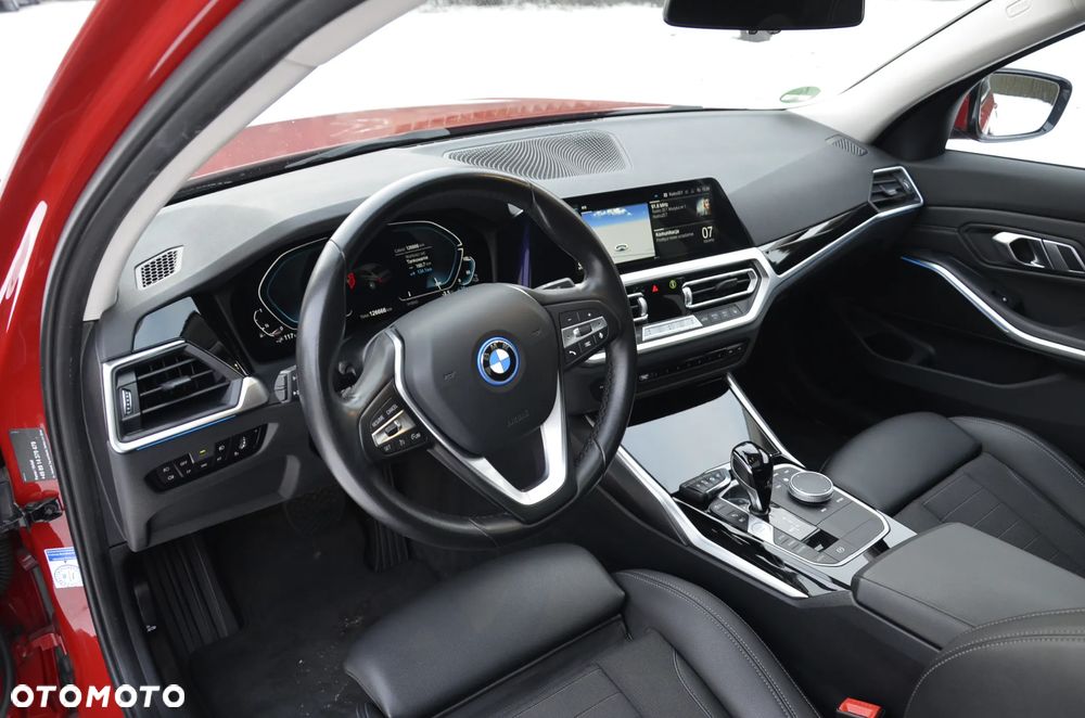 BMW Seria 3 320e Sport Line - 21
