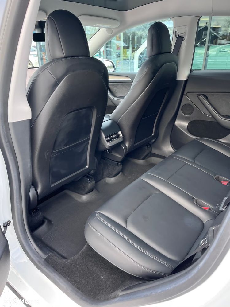 Tesla Model Y Long Range Dual Motor AWD - 7