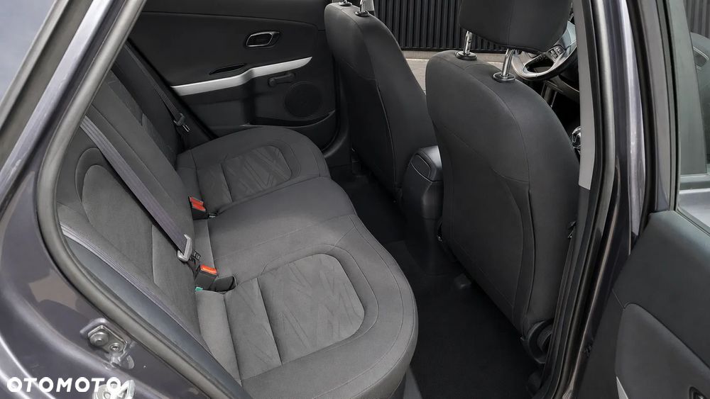 Kia Ceed - 11
