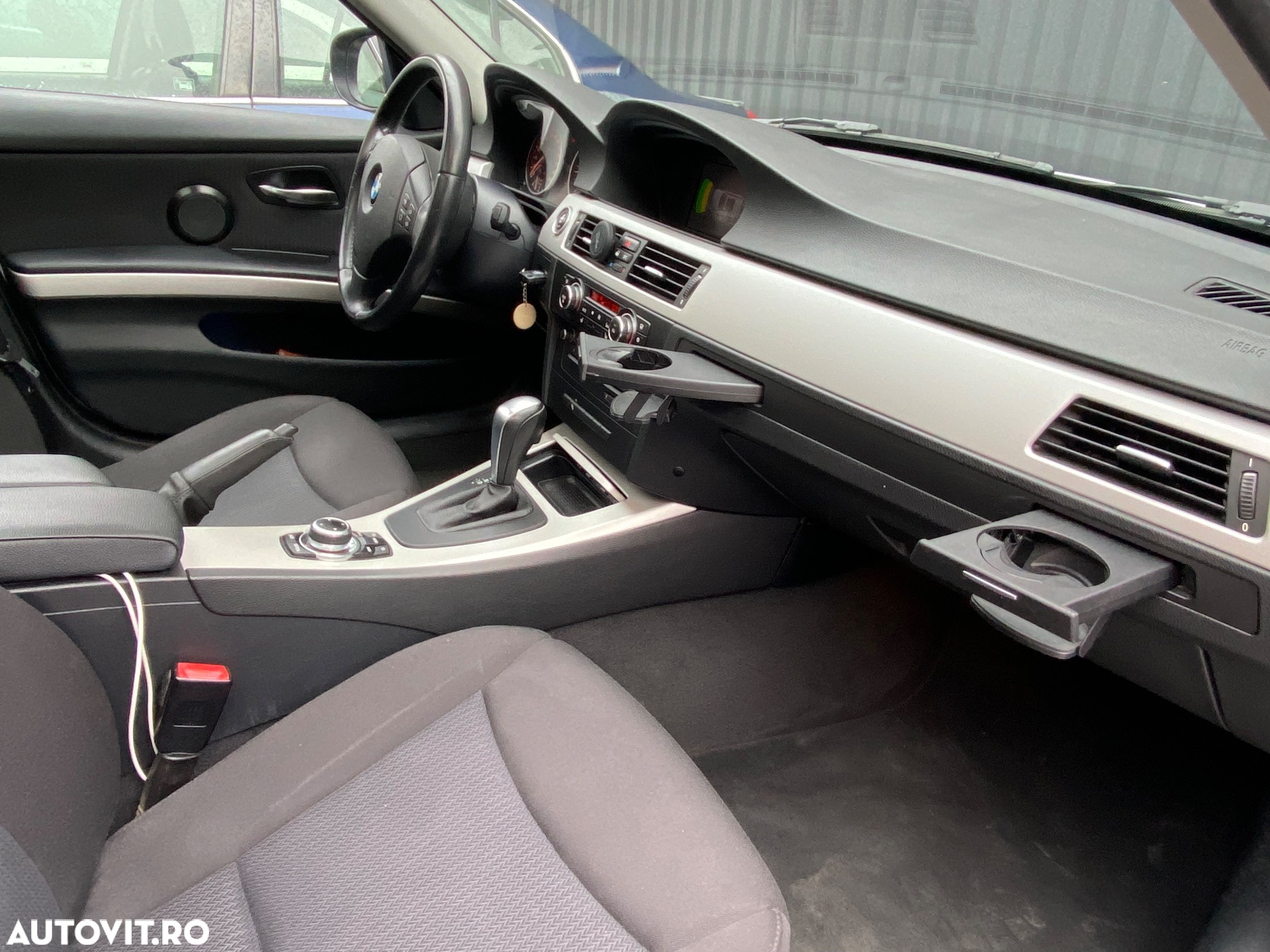 BMW Seria 3 320d DPF Touring Aut. - 10