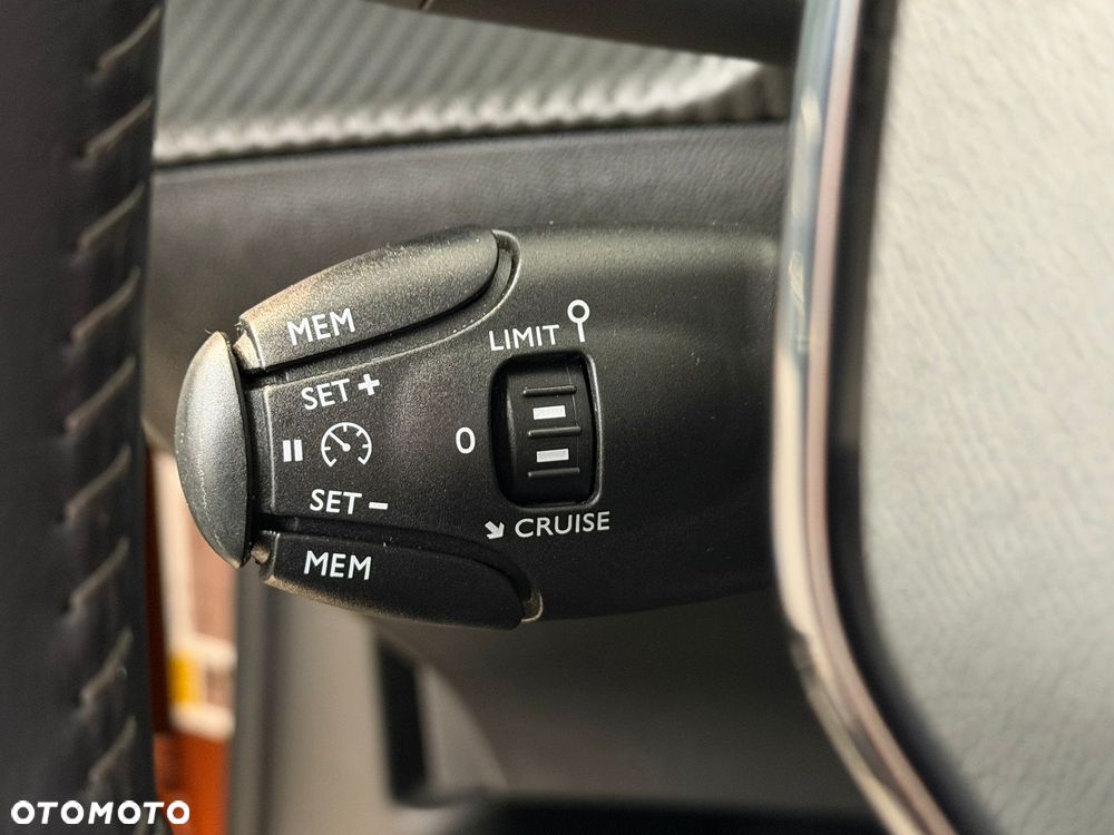 Peugeot 2008 1.2 PureTech Allure Pack S&S - 24