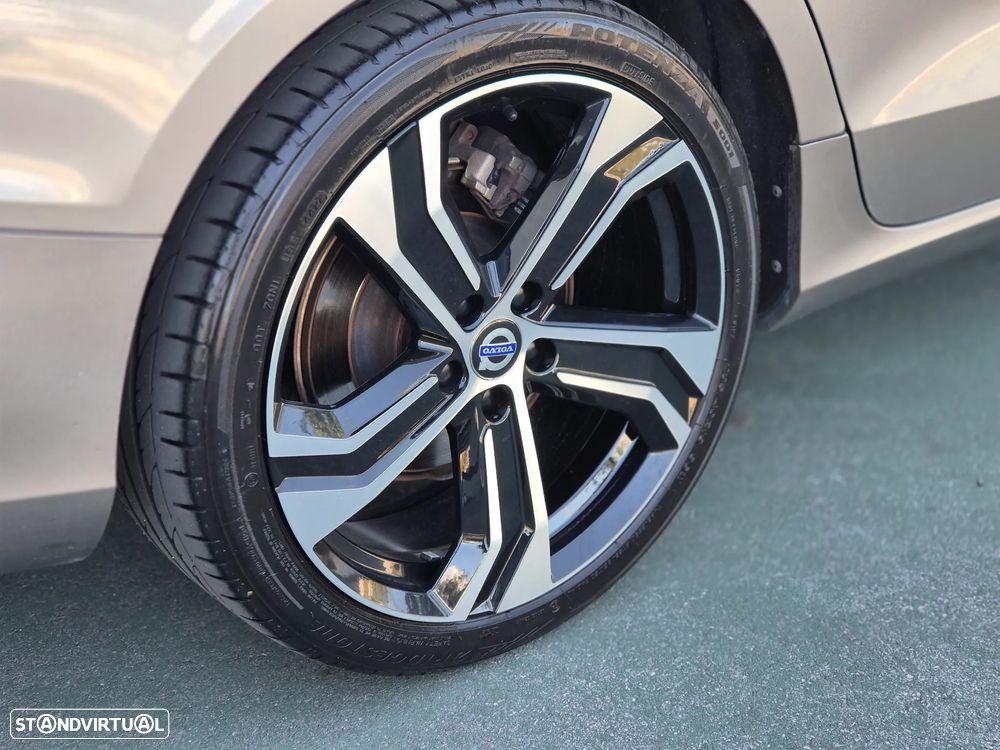 Volvo V60 2.0 D3 R-Design Geartronic - 8